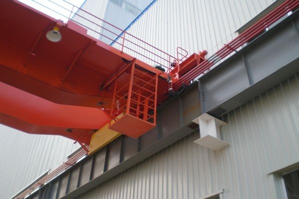 起重機要如何配置安全滑觸線，需要注意哪些